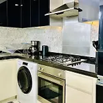 Vserve - 1 Bedroom Iconic Burj Khalifa Full View