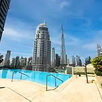 Burj View Infinity Pool - Dubai Mall Connection