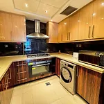 3Bhk Apt With Burj Khalifa View
