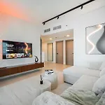 Walk To Jbr - Free Baby Gear - Marina View 2Br With Terrace