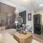Extravagant Studio Stay For 2 In Jvc