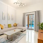 Amazing Beachfront Apartments Near Atlantis Waterpark By Simply Comfort