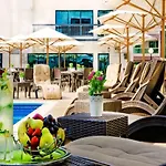 Golden Sands 10
