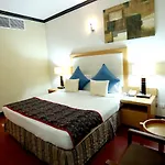 London Crown Hotel