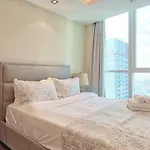 Luton Vacation Homes - The Marina Torch - Sea View - 64Ab07