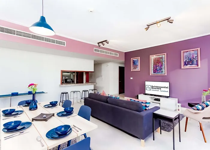 Quintessential Quarters - Ultra-Modern And Spacious Aparment