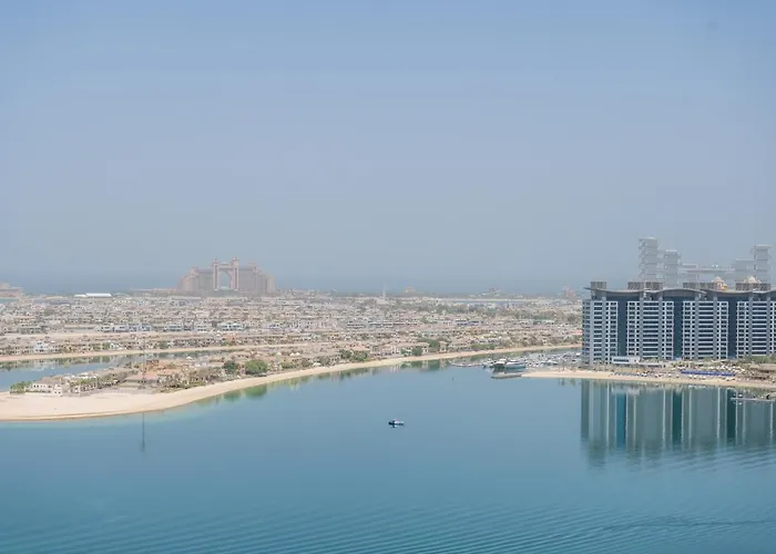 Stunning 1Br Apt High Floor With Palm View & Private Beach At Emaar Beachfront