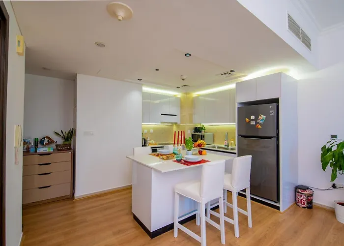 Full Apartment In Dubai Marina,80M From Beach