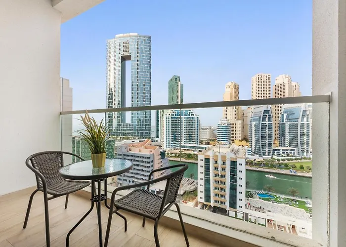 A Living Luxury Studio - Studio One Dubai Marina