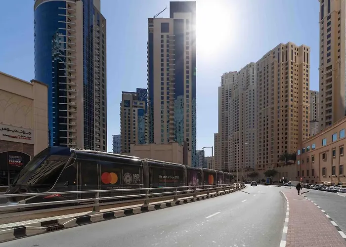 Lovely Dubai Eye & Sea View, 3 Mints To Beach