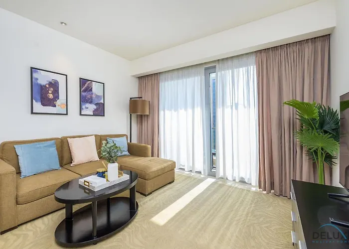 Ornate 1Br In The Address Residences Dubai Marina By Deluxe Holiday Homes