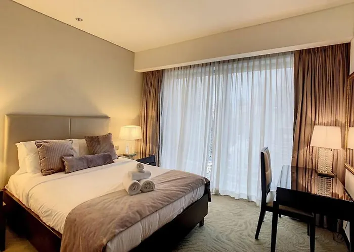 Key View - Emaar Residences, Marina Mall