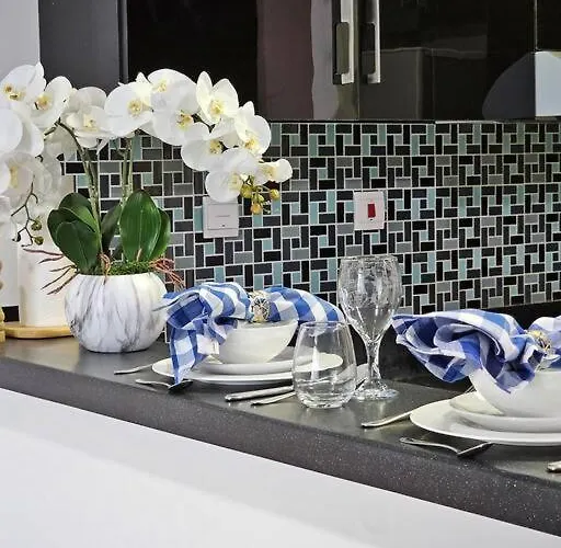 Luxury Botanica Studio Apartment 75