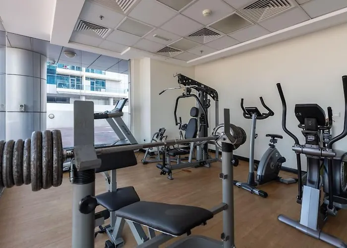 Waves Holiday Homes - Cozy & Fully Furnished Studio In Dubai Sports City
