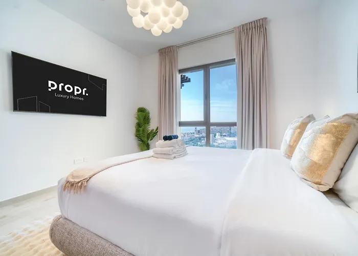 Coastal Luxury: 2Br Retreat With Sea Views