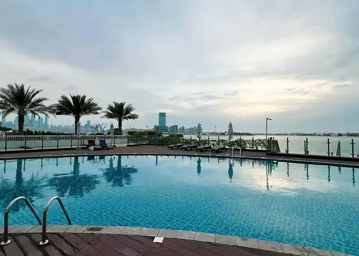 Stylish Palm Jumeirah Stay Sea, Burj Views, Gym & Pool