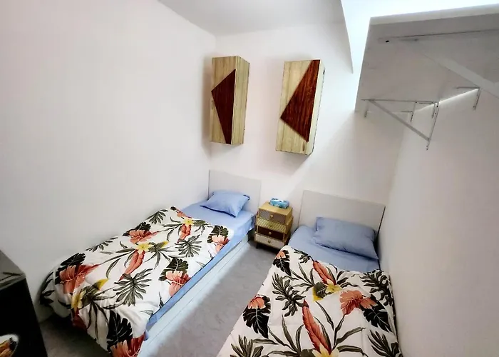 Amazing Couples Partition 7 Min Walking From Mall Of Emirates
