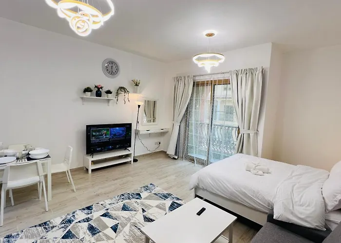 Spacious Furnished Studio With Balcony Spain Cluster International City
