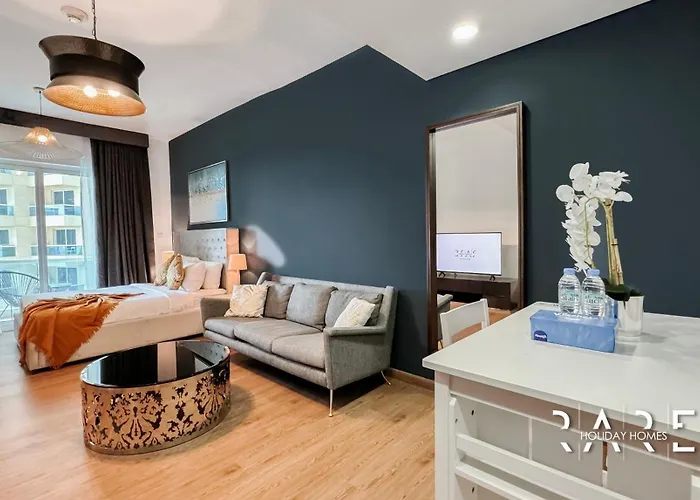 Rare Holiday Homes - Near City Center Ma\'Eisem - Pool View - Crescent Tower A - R706 - Impz