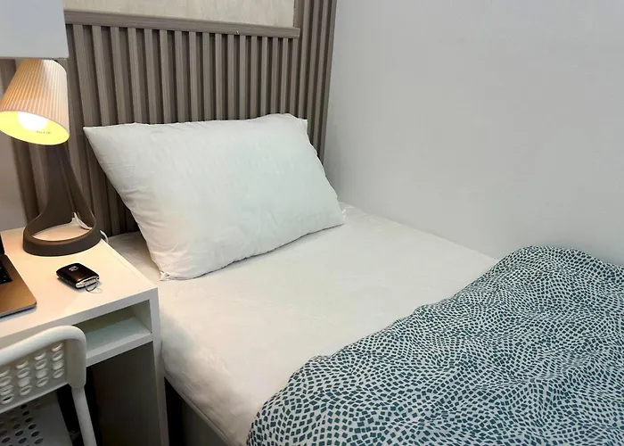 Cozy Partition Room For Travelers In Tecom