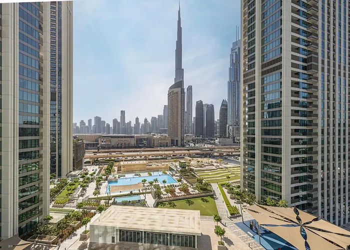 Dubai Mall Connected! Amazing Burj Khalifa View! Excellent Pool & Gym Access!