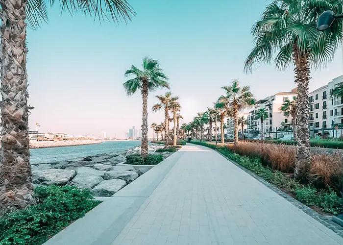 Luxury Escapes - Luxury 2-Bed Apartment With Resort-Style Amenities