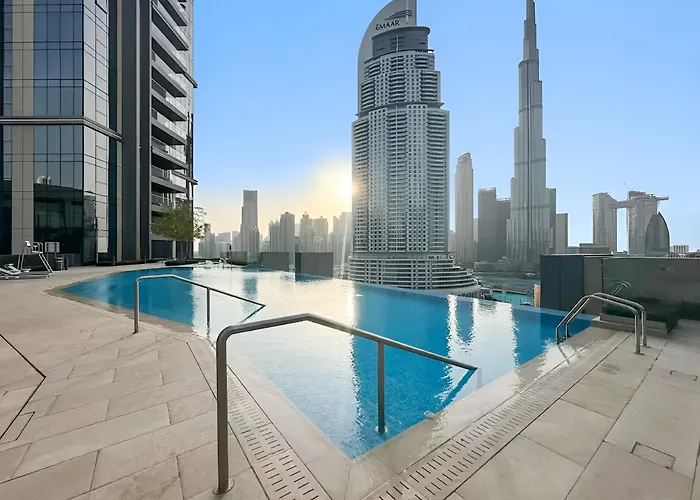 Burj View Infinity Pool - Dubai Mall Connection