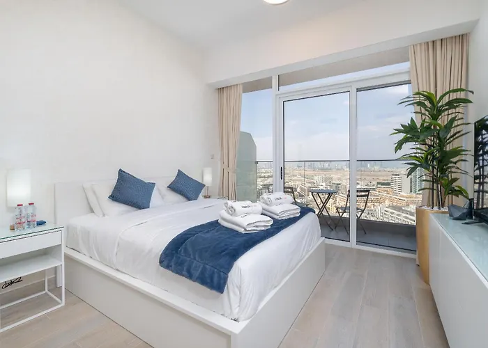 Marina & Downtown Views In Modern Studio - Jvc