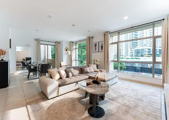 Chic 1-Bedroom Getaway With Downtown Living Charm