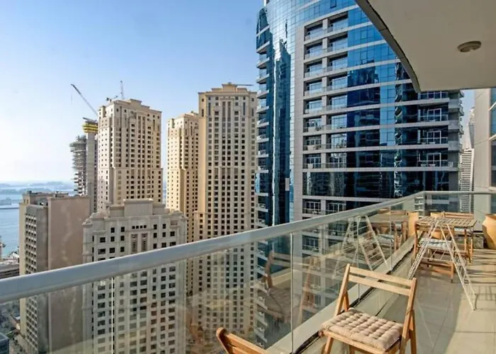 Homey 1-Bedroom Apartment With Balcony Views In Dubai Marina