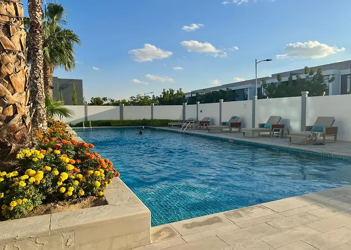 3Br Ensuite Villa In Motor City - Shamsgetaways