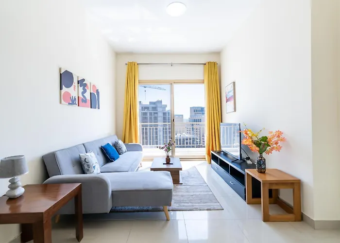 Rh- Bright 1Br In Jvc, Near Circle Mall