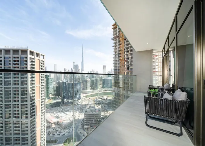 Brand New Business Bay 1 Bed With Burj Khalifa And Canal Views