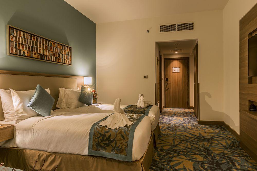 Hotel Mena Plaza Albarsha