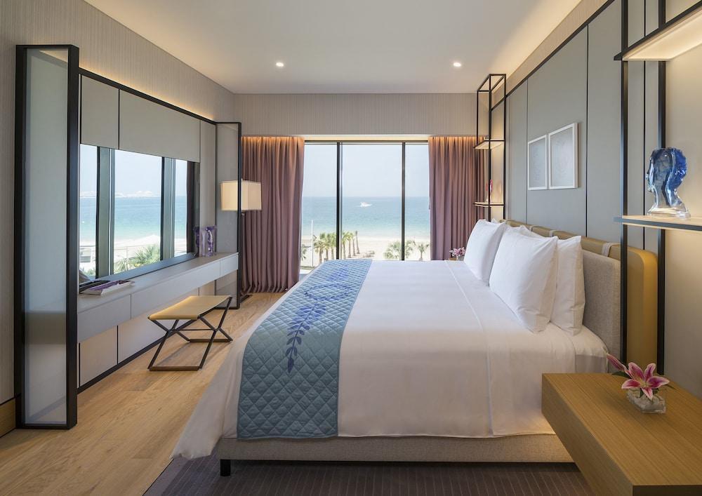 The Residences Caesars Palace Bluewaters