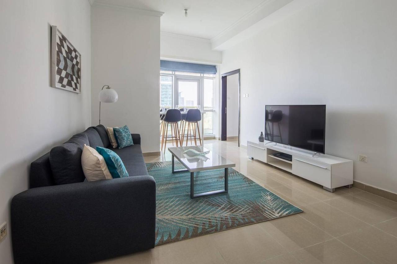 Frank Porter - Lake City Tower Apartment *