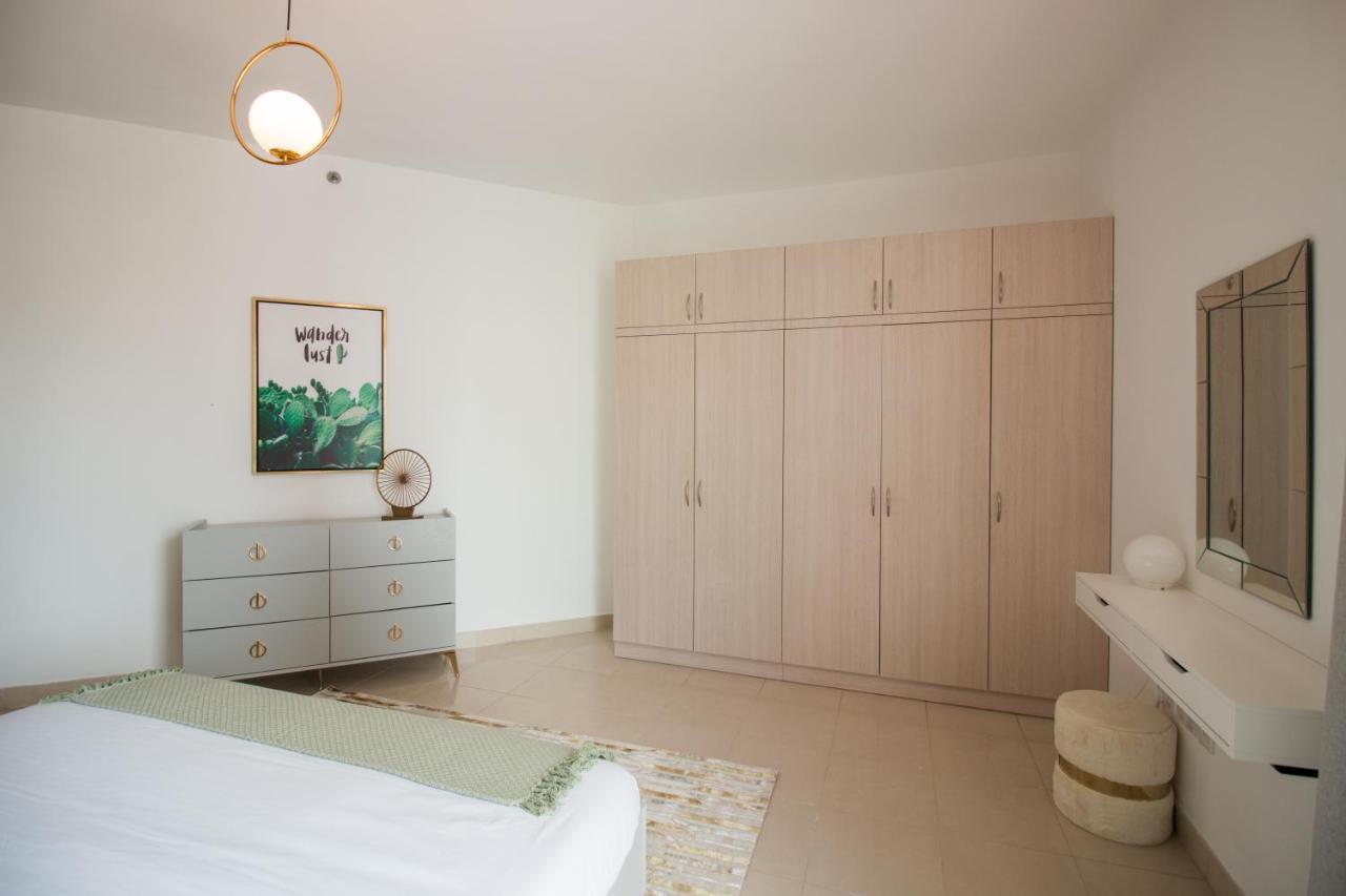 Panaromic Marina View - 2br La Riviera Apartment Dubai