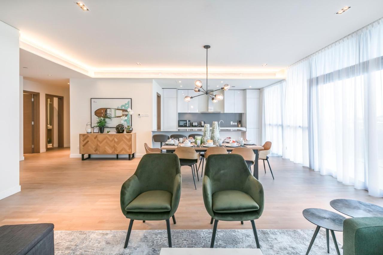 Dhh - Welcome To Your New With Splendid Interiors In City Walk Building 11b Apartamento