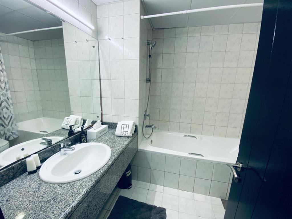 Discovery Gardens - Giovanni Express Apartamento Dubái