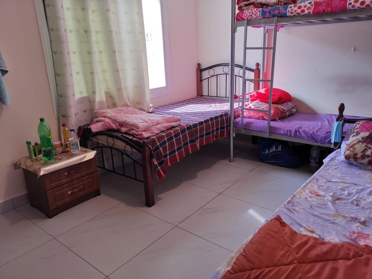 Hostal Bed Space For Females Near Metro Station