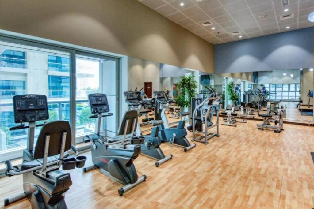 3 Bedroom Sea View Princess Marina ! Walk To Beach Apartamento Dubái