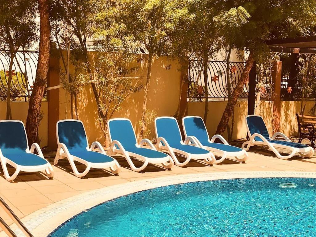 Appartamento Discovery Garden Poolside Dubai