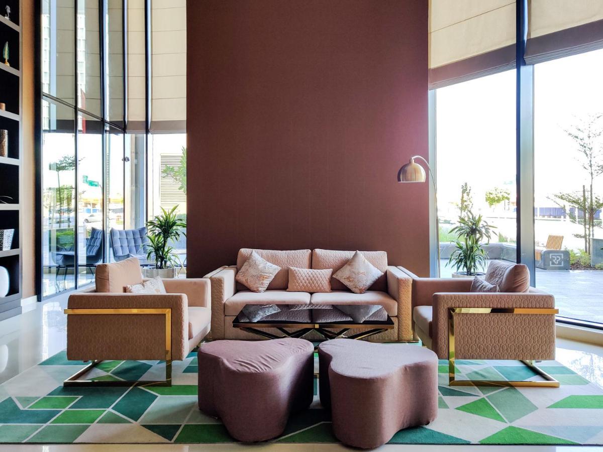 Apartment Walk To Mall Through Skybridge - Bnbmehomes - 1205 Dubai