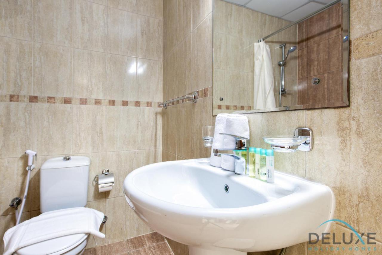 Apartment Next To 2br Accessible To Metro, Gate 2, Jumeirah Towers By Deluxe Homes *