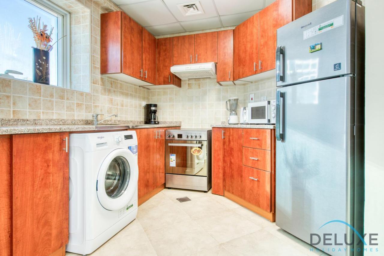 Next To 2br Accessible To Metro, Gate 2, Jumeirah Towers By Deluxe Homes