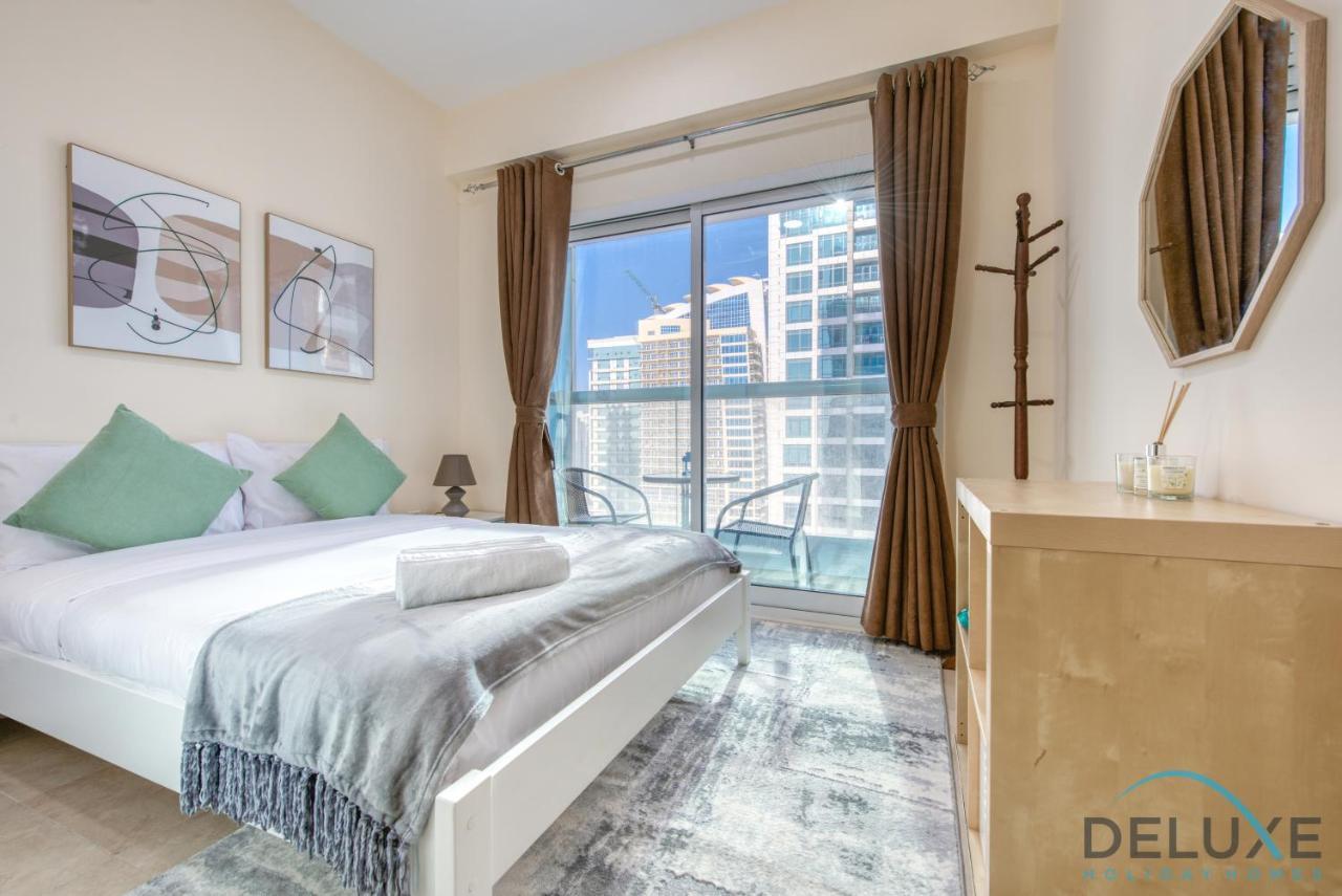 Next To 2br Accessible To Metro, Gate 2, Jumeirah Towers By Deluxe Homes Apartment
