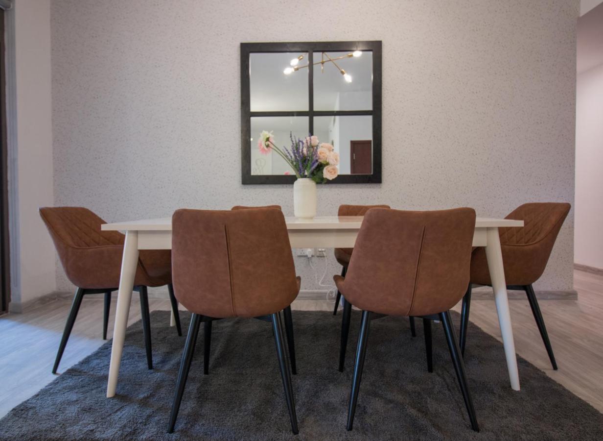 Premium 3br! Partial Sea-view Apartemen