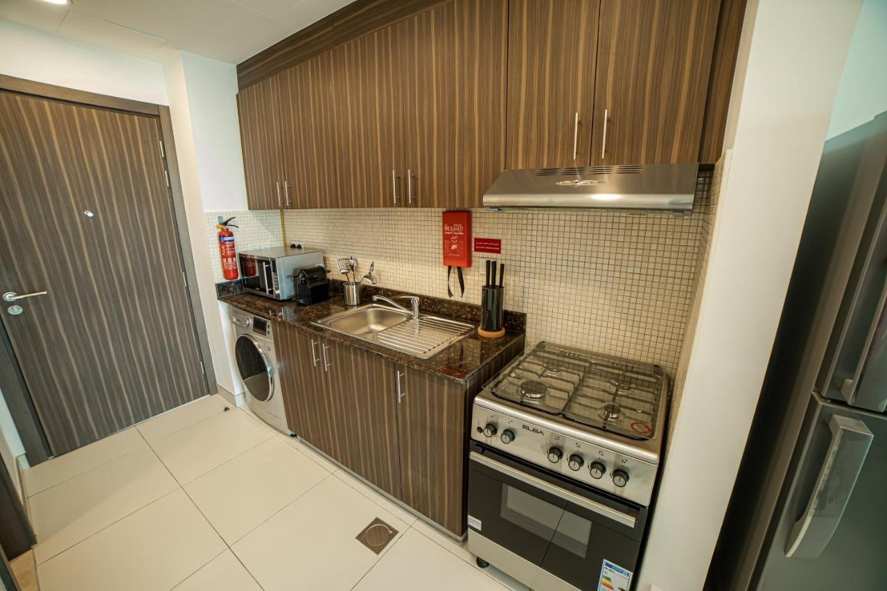 Fantastay Windsor Residence Luxury Studio W Balcony, Pool, Gym, Wifi, Sauna Lägenhet