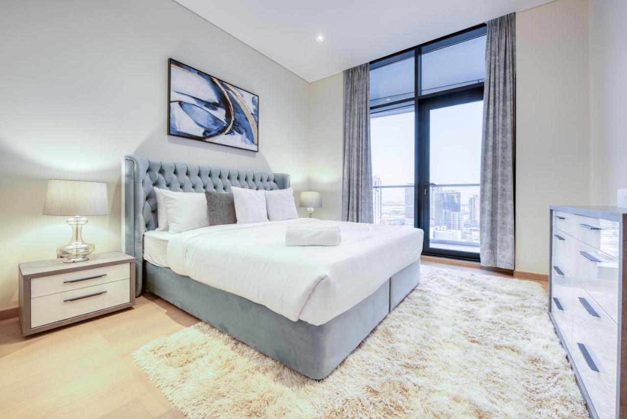 Rh- Upscale Living In The Heart Of The City, 02br, Near Mall *