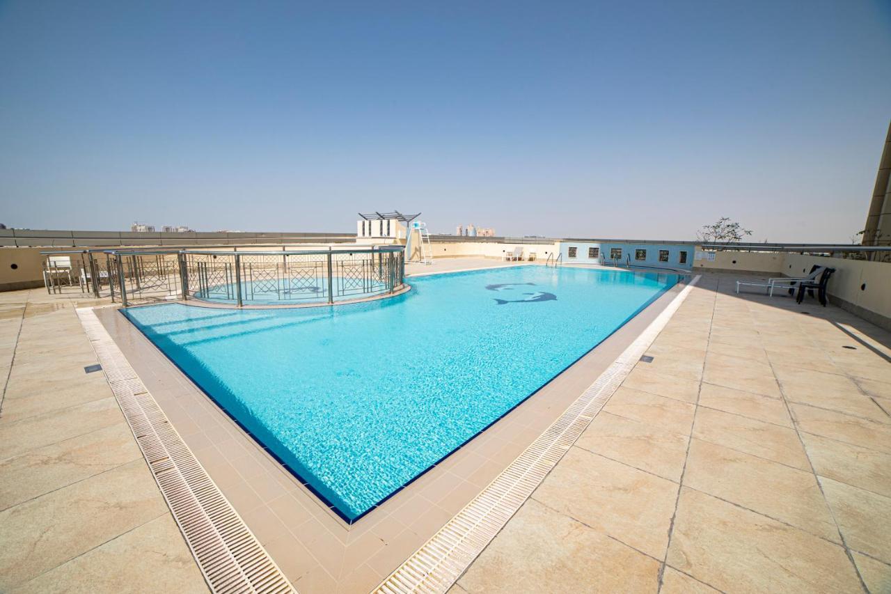 Fantastay Windsor Residence Luxury Studio W Balcony, Pool, Gym, Wifi, Sauna Lägenhet